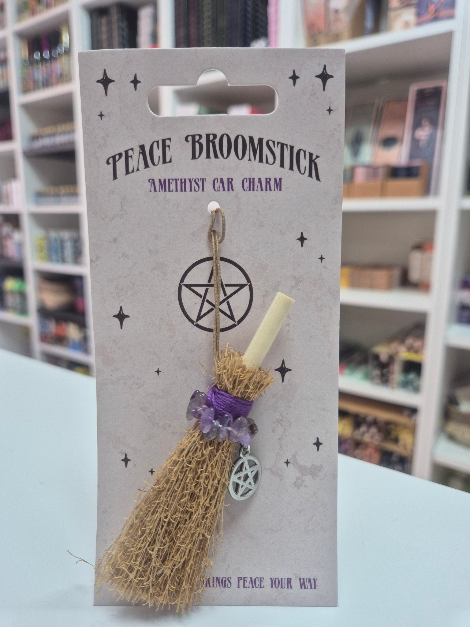 Mini escobitas esotéricas con cristales - Amuletos para el coche Tienda esotérica Málaga - La Tienda de Tata Magic: tienda Esotérica en Málaga